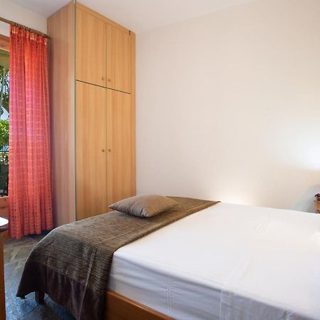 Giapis Apartment Mikros Gialos Bagian luar foto