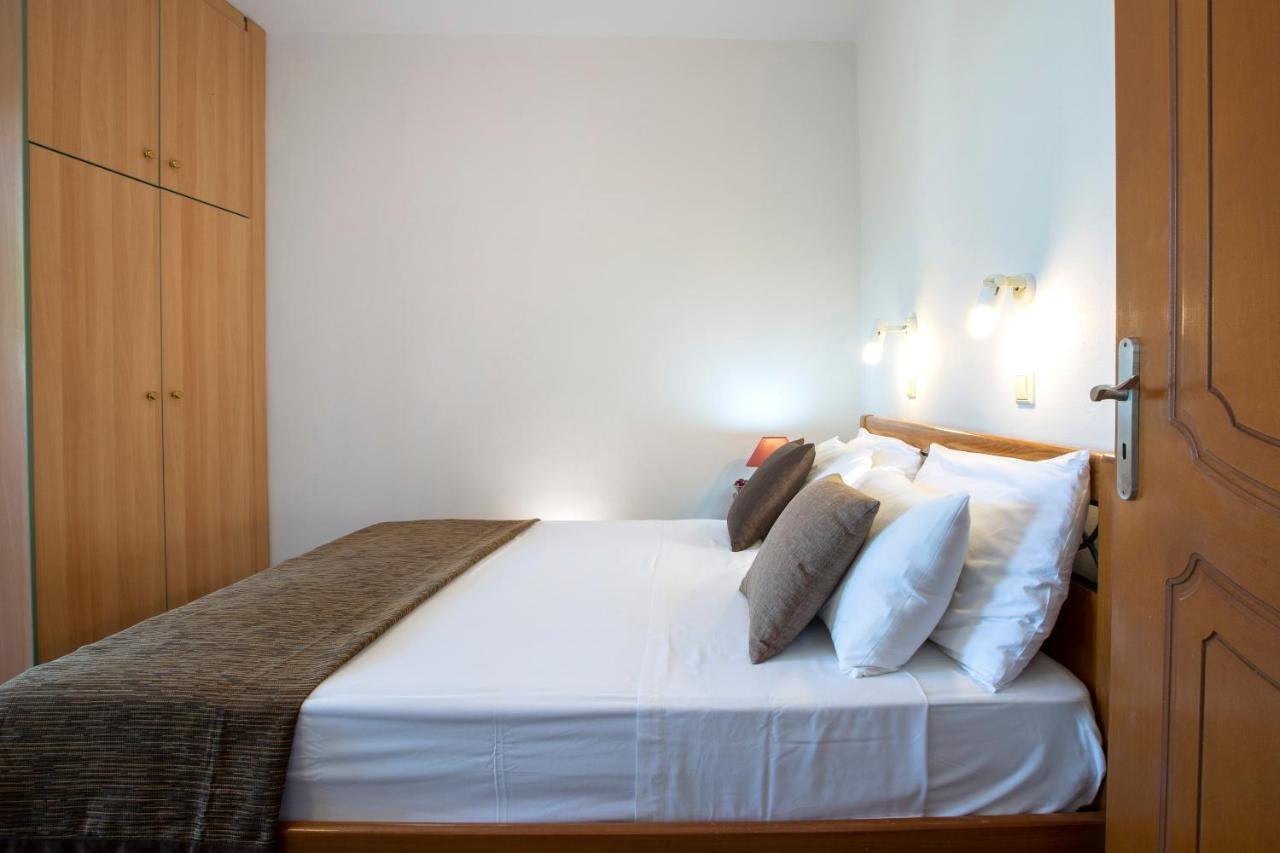 Giapis Apartment Mikros Gialos Bagian luar foto