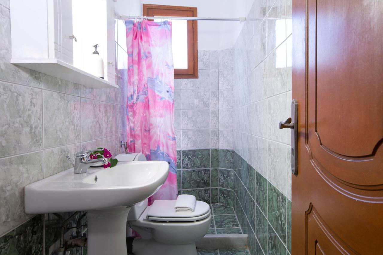 Giapis Apartment Mikros Gialos Bagian luar foto