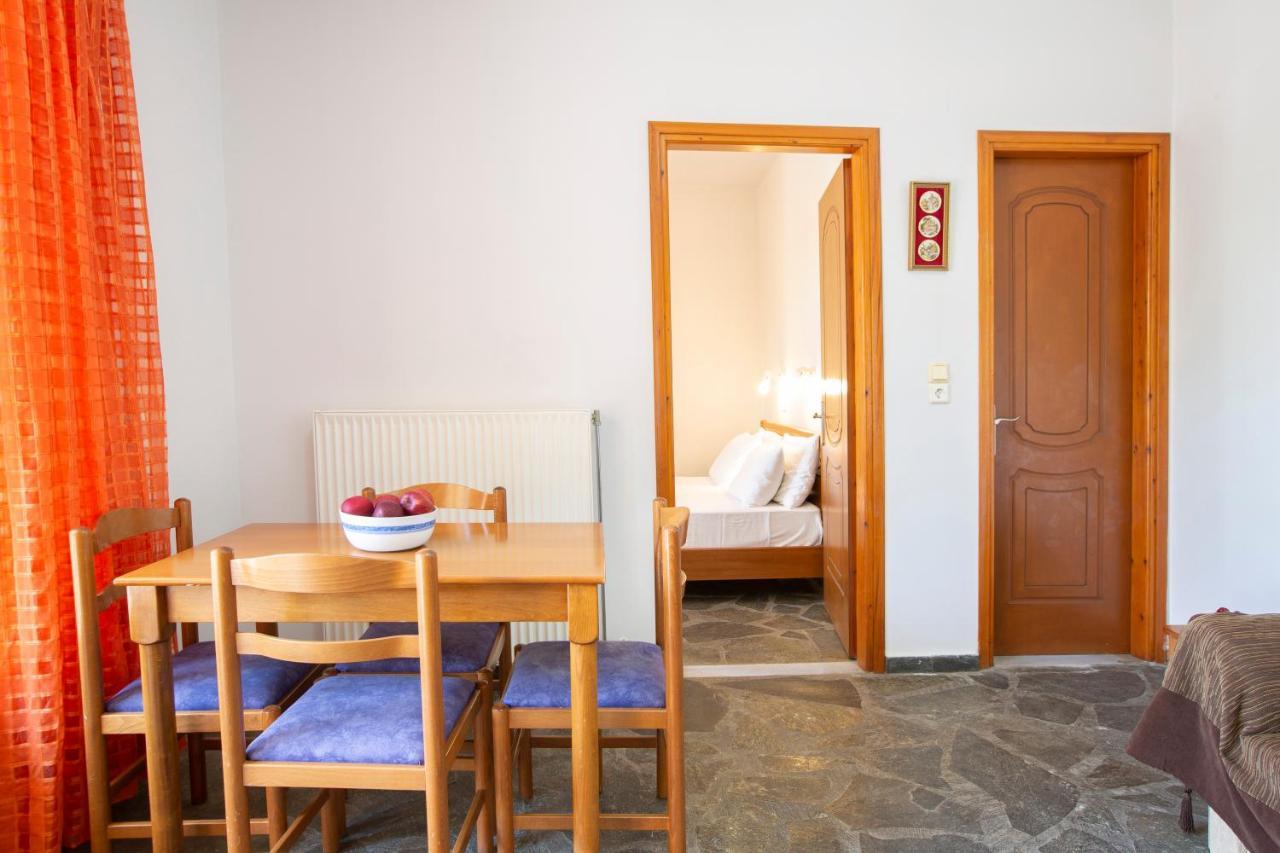 Giapis Apartment Mikros Gialos Bagian luar foto