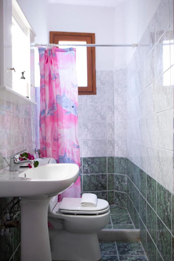 Giapis Apartment Mikros Gialos Bagian luar foto